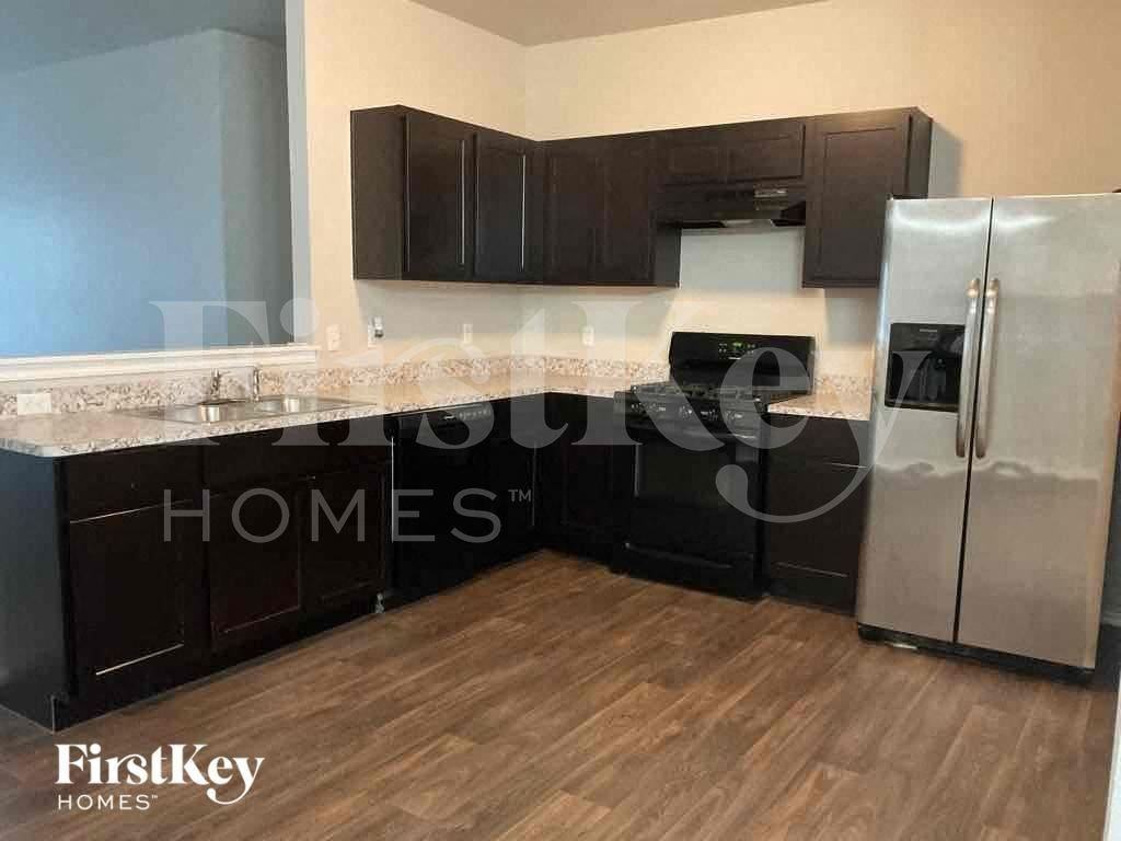 233 Ne 21st Ct - Photo 7 of 13