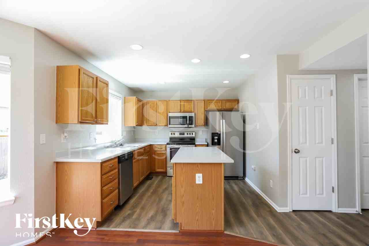 15440 March Pl - Photo 5 of 15