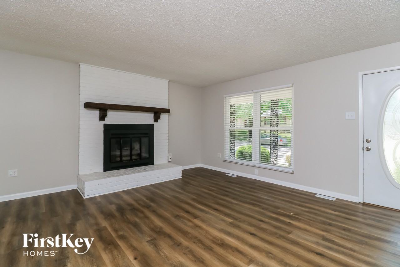 2705 Peachwood Trl - Photo 2 of 15