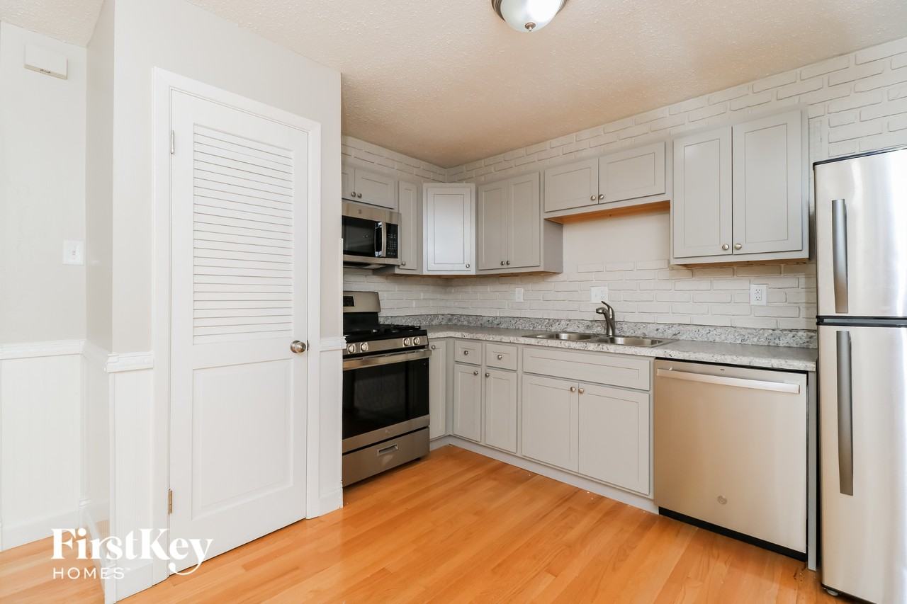 2705 Peachwood Trl - Photo 4 of 15