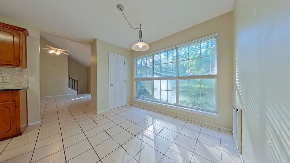 24 Neptune Dr - Photo 5 of 23