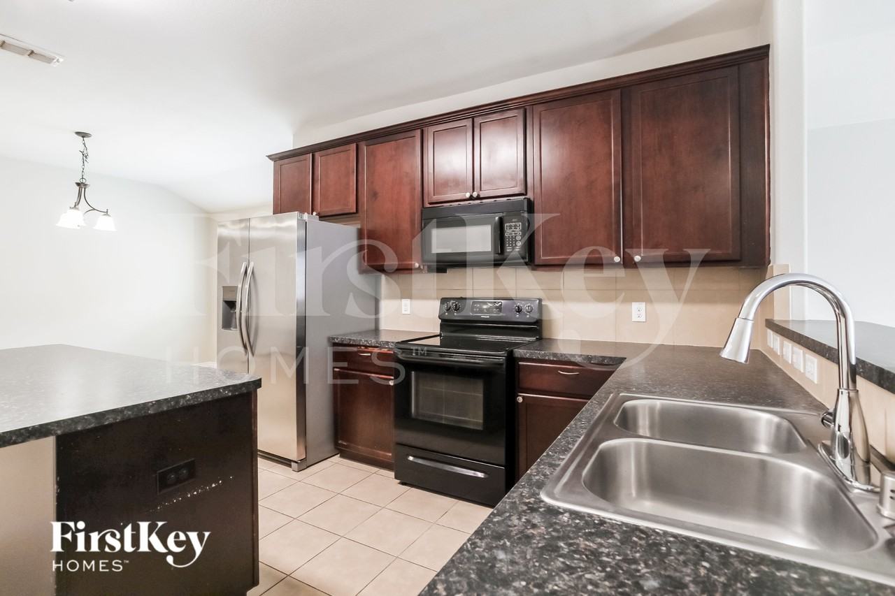 1417 Villa Paloma Blvd - Photo 6 of 17