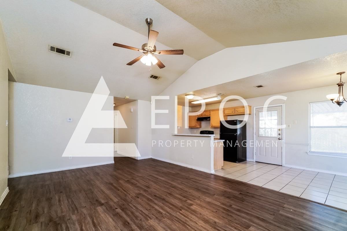 2507 Lain Dr - Photo 3 of 28