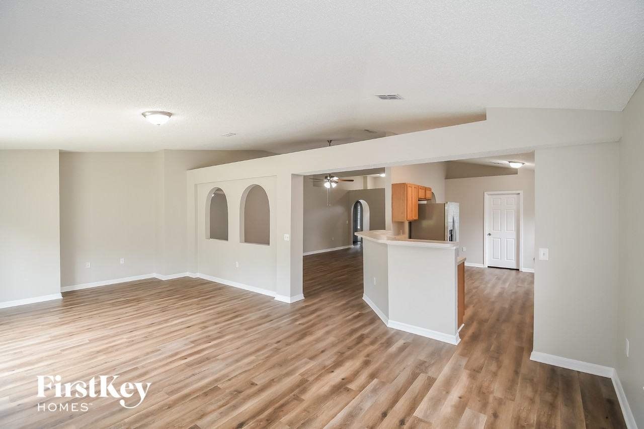 4111 Moonrise Ct - Photo 3 of 15