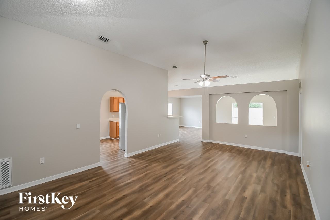 4111 Moonrise Ct - Photo 4 of 15