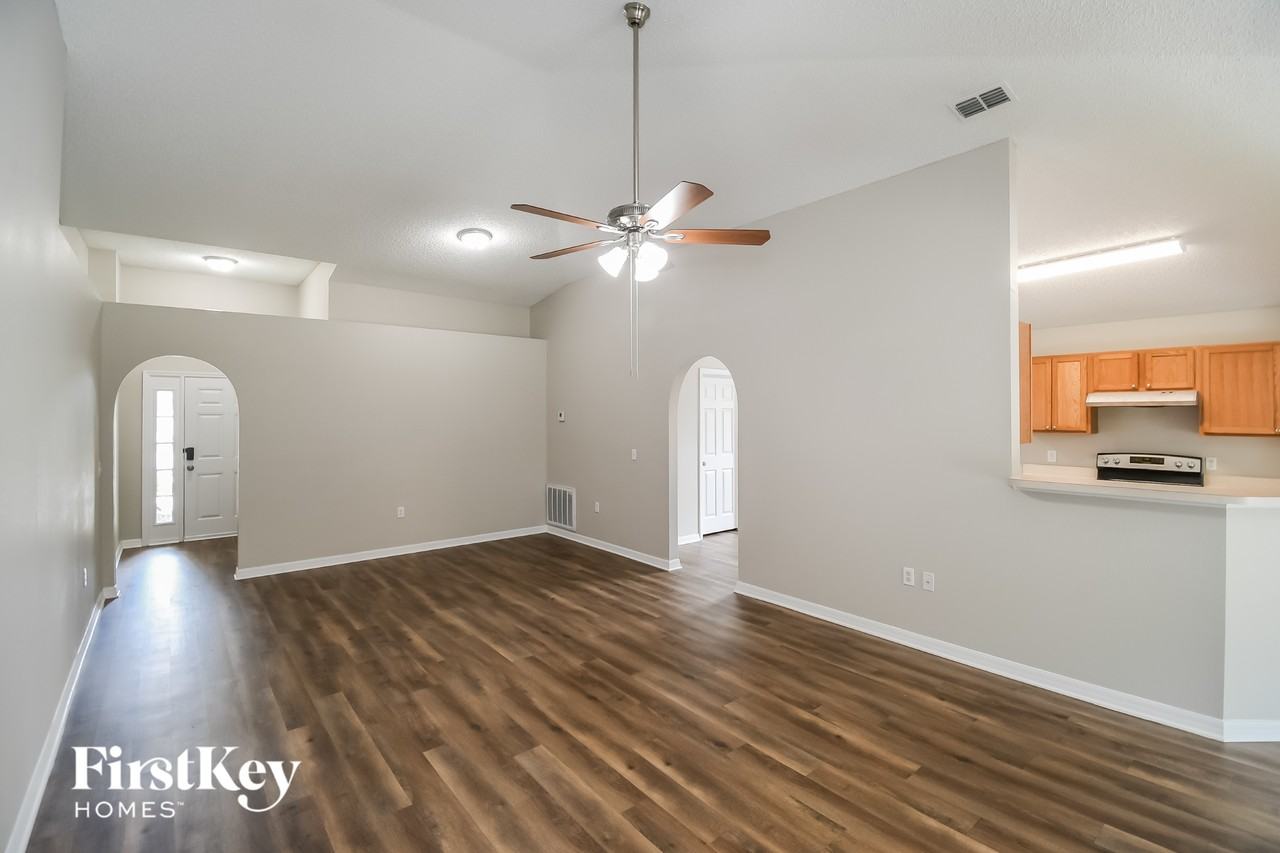 4111 Moonrise Ct - Photo 5 of 15