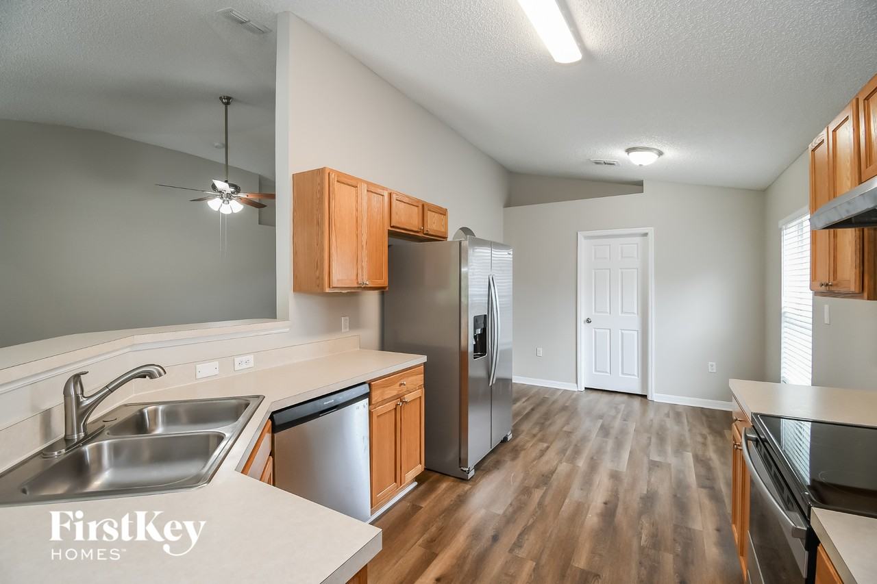 4111 Moonrise Ct - Photo 7 of 15