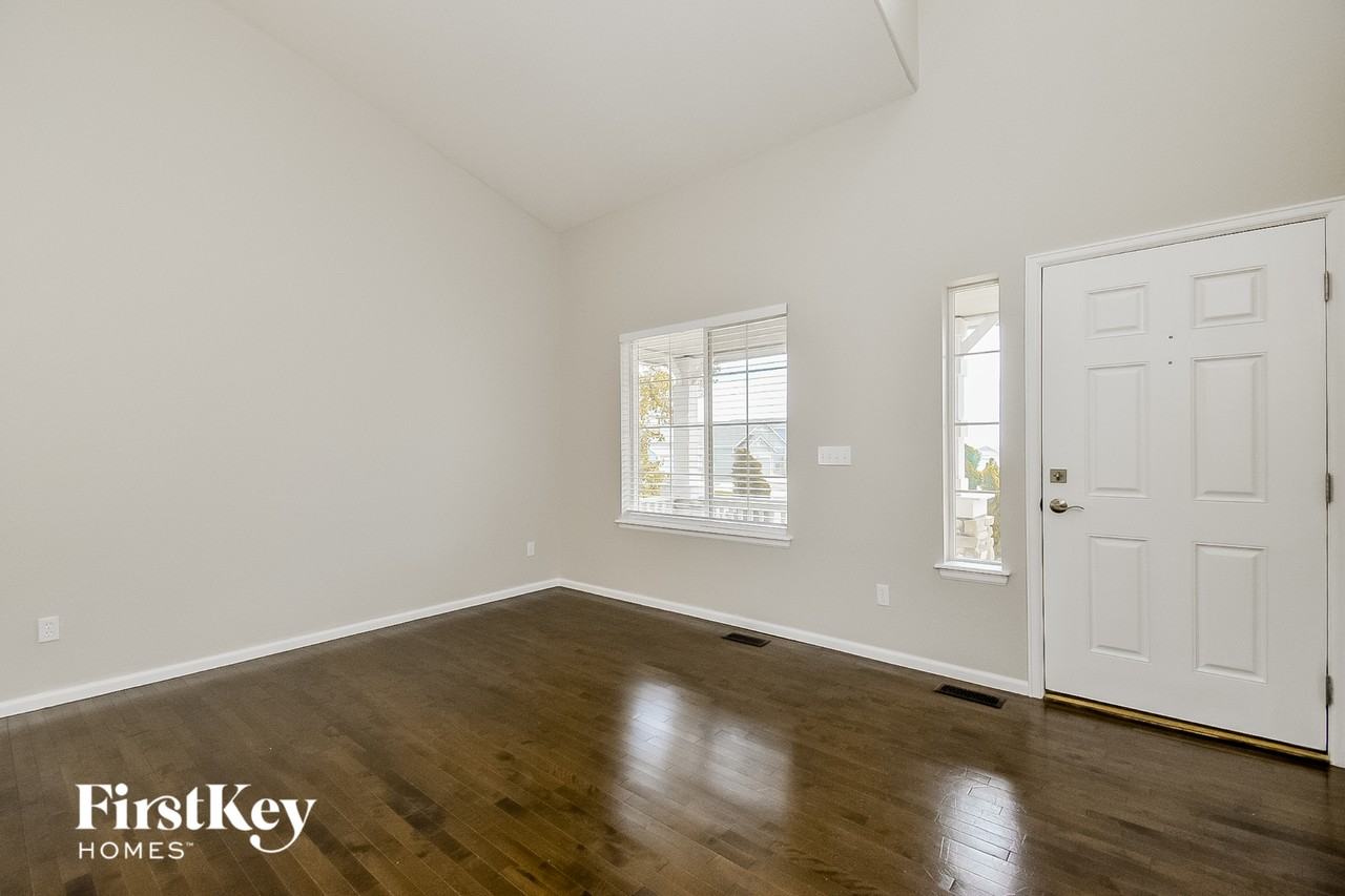 8308 Brook Valley Dr - Photo 2 of 15
