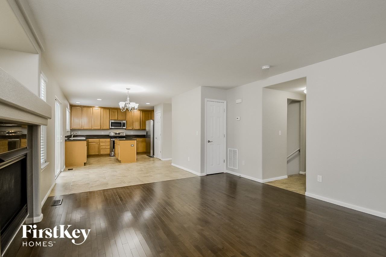 8308 Brook Valley Dr - Photo 4 of 15