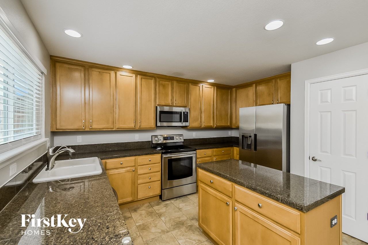 8308 Brook Valley Dr - Photo 7 of 15