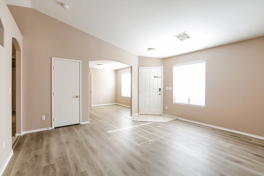 10205 Barrel Ridge St - Photo 3 of 16