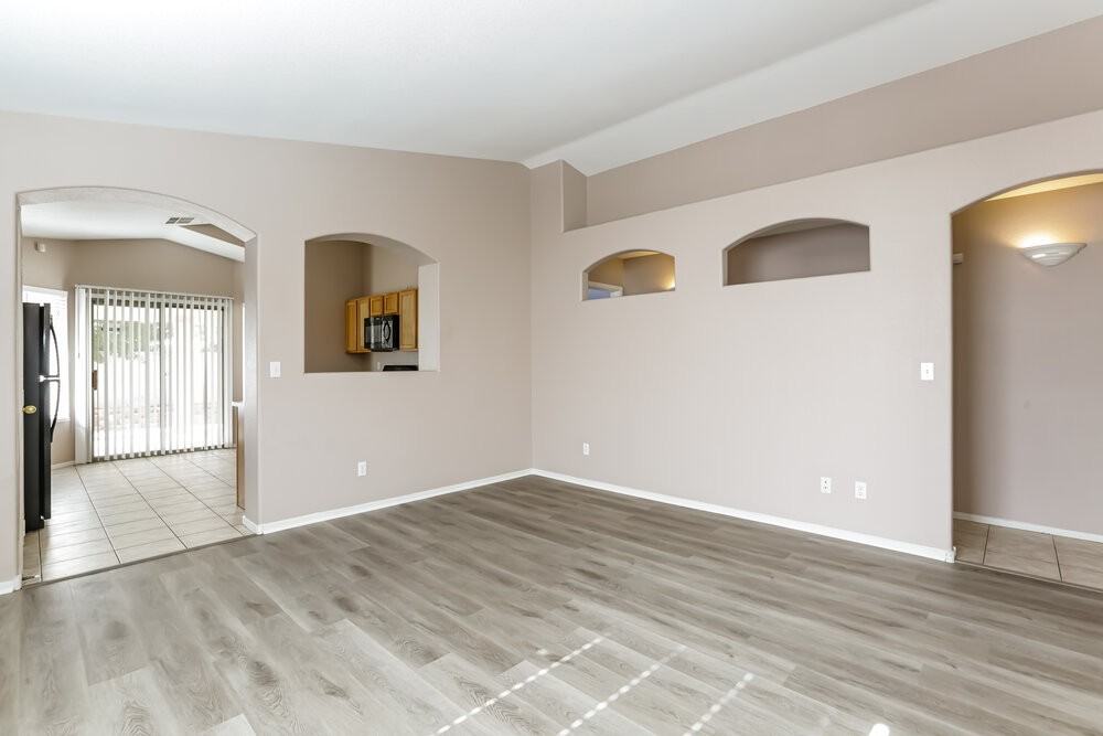 10205 Barrel Ridge St - Photo 4 of 16