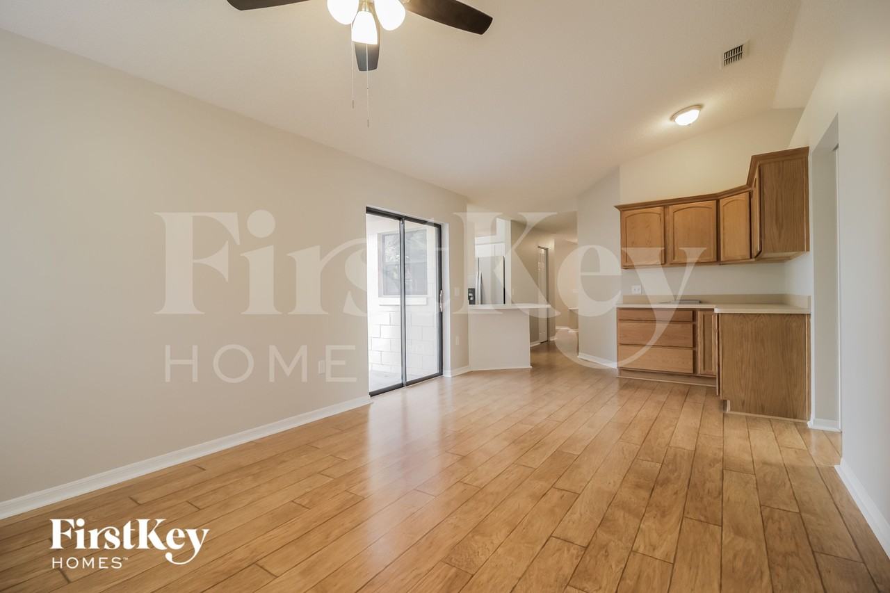 3260 Saint James Ave - Photo 5 of 15