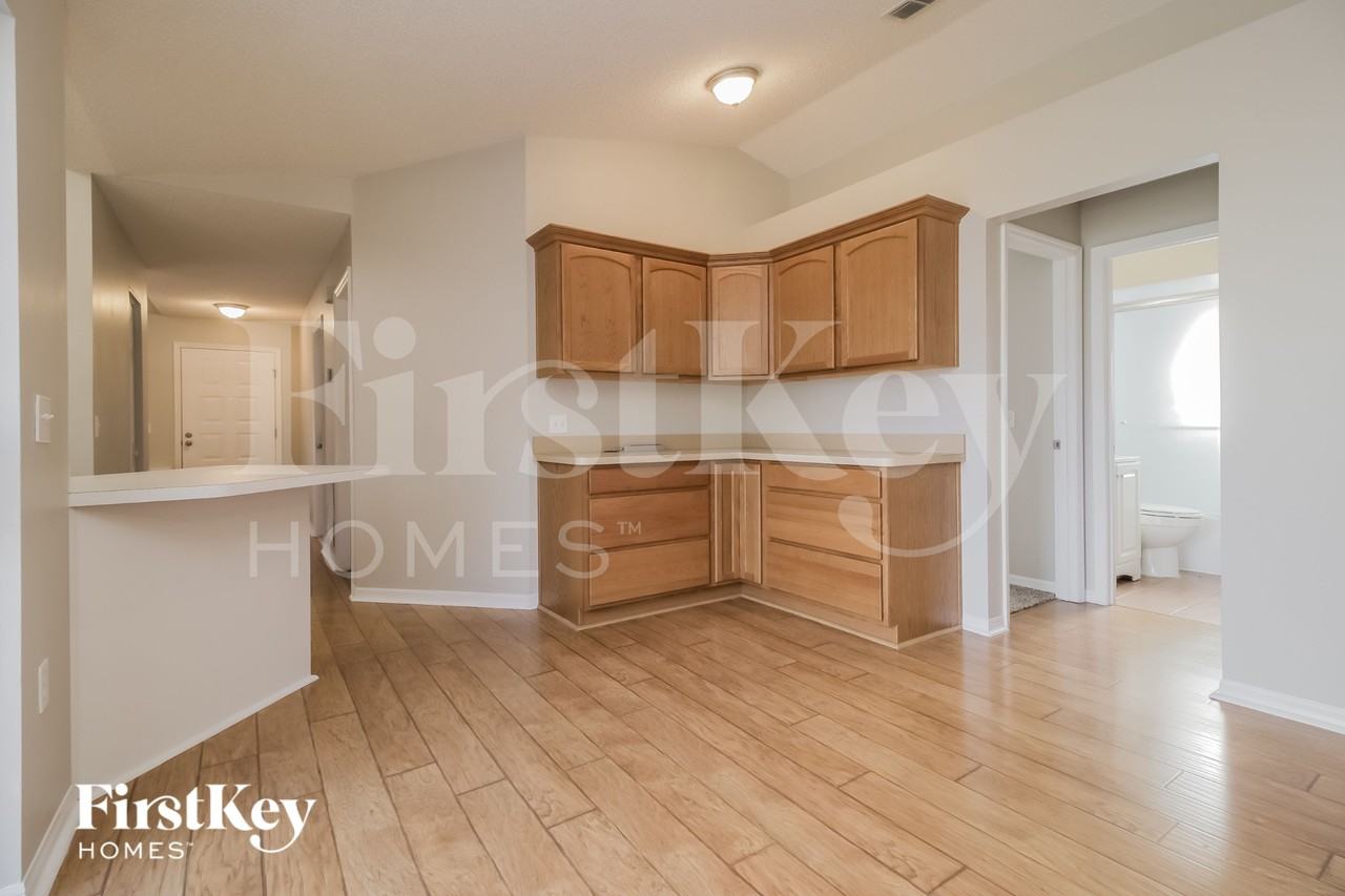 3260 Saint James Ave - Photo 6 of 15