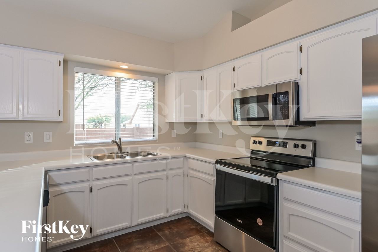9550 E Caldwell Dr - Photo 5 of 15