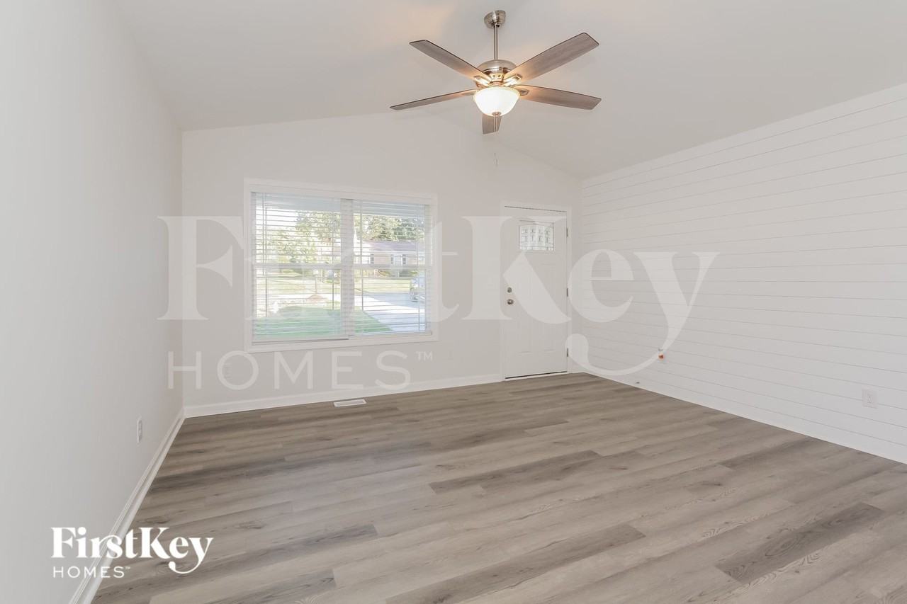 1213 Carolyn Ave - Photo 5 of 15
