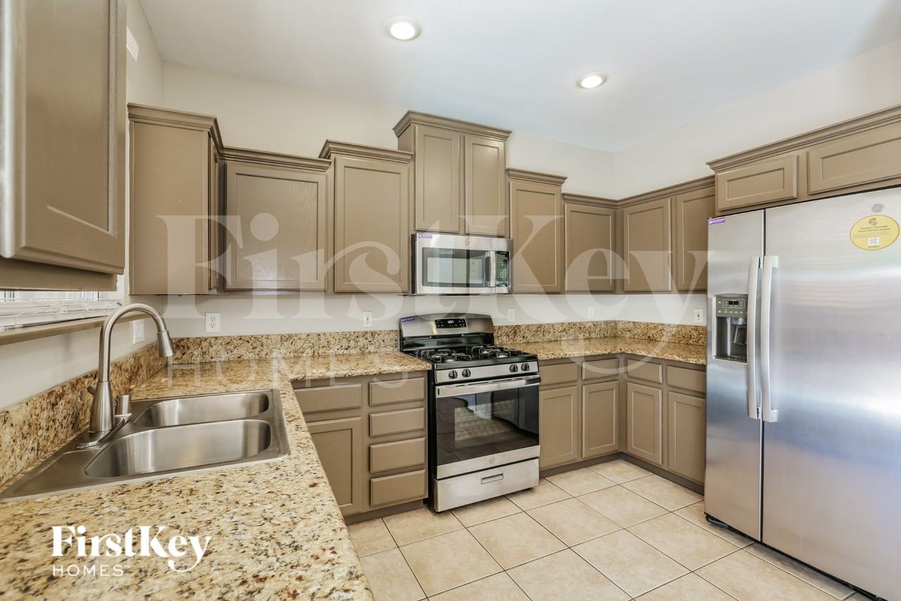 8227 Shallow River Ct - Photo 6 of 16