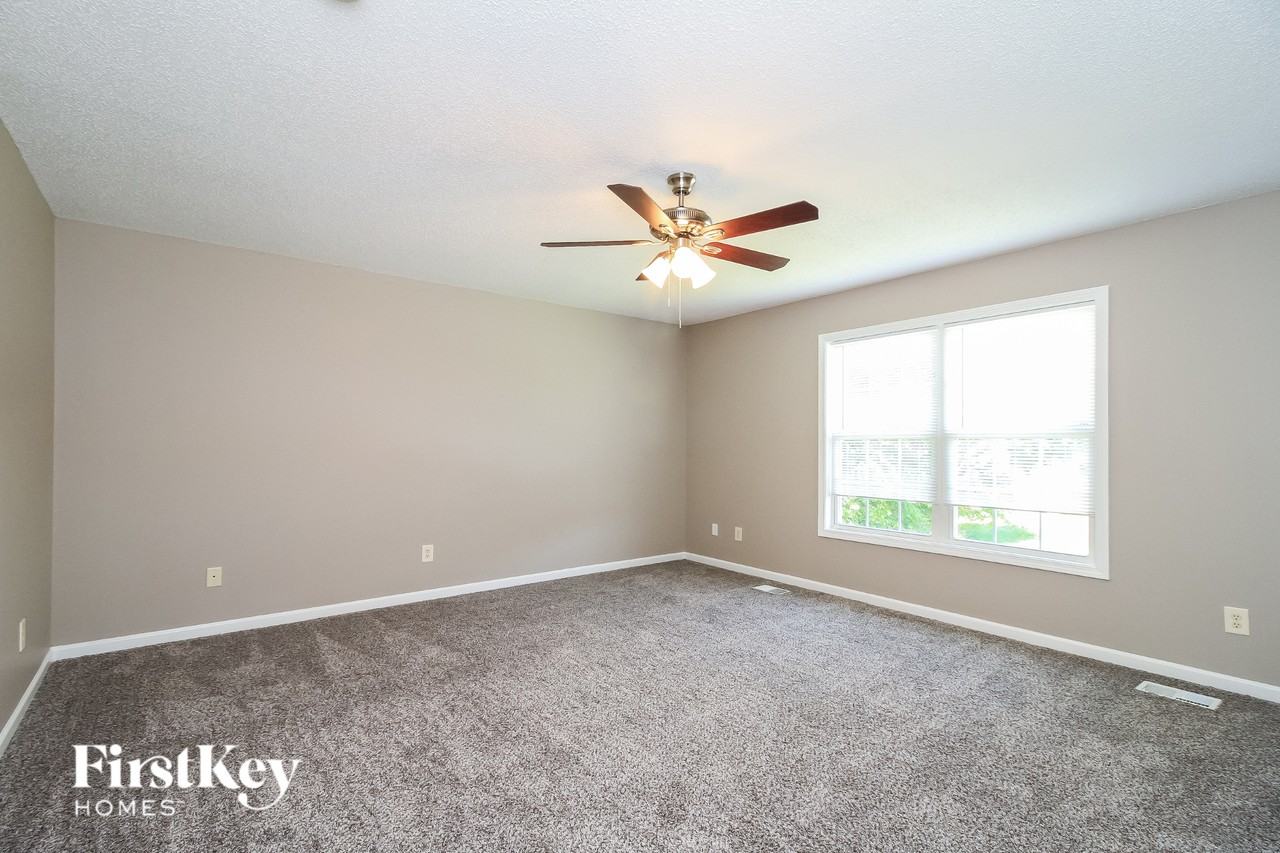 1554 Pecan Ln - Photo 7 of 15