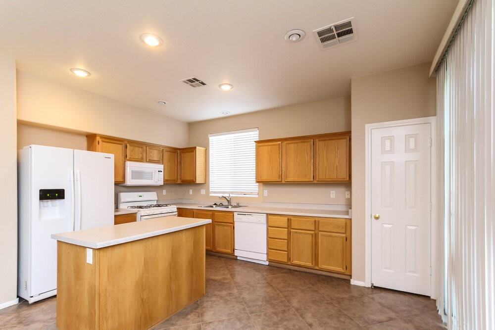 2422 Predera Ave - Photo 4 of 14