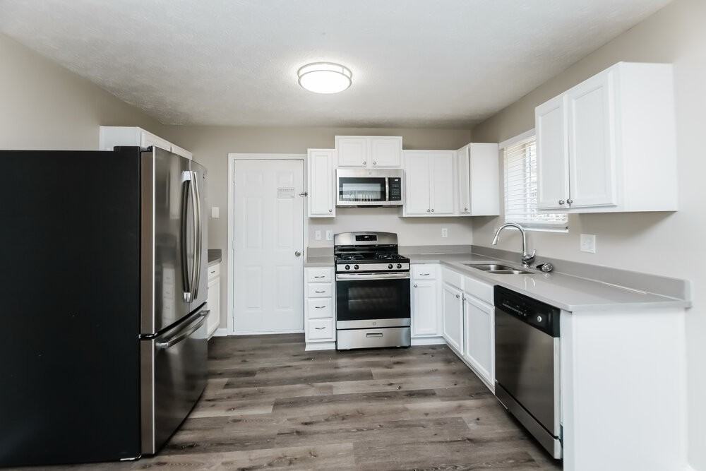7205 Bridgeport Ct - Photo 7 of 17