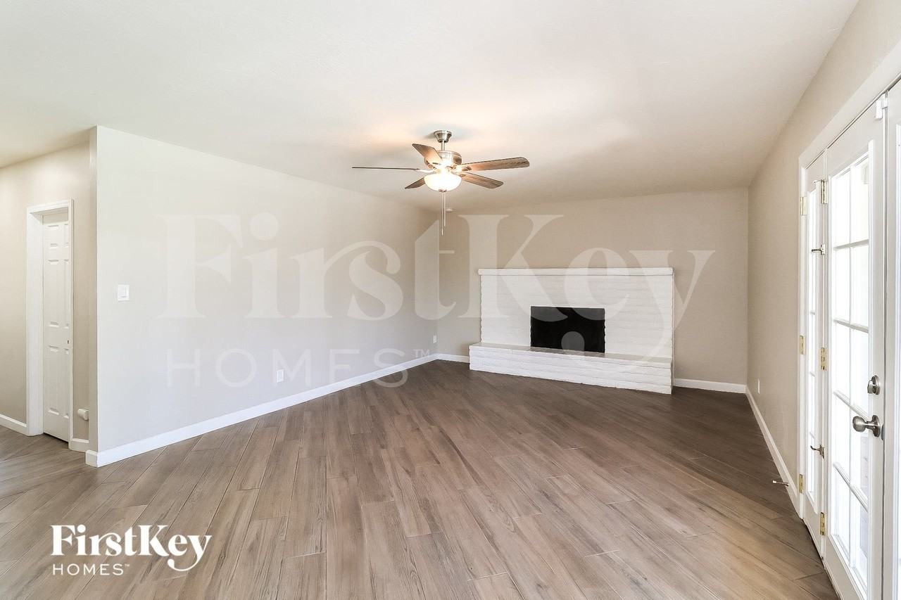 3127 W Shangri La Rd - Photo 3 of 15