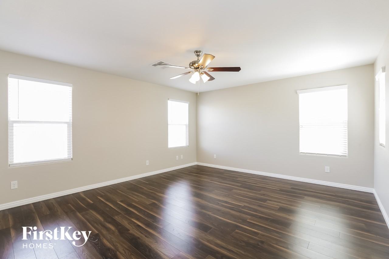 4148 Seclusion Bay Ave - Photo 7 of 15