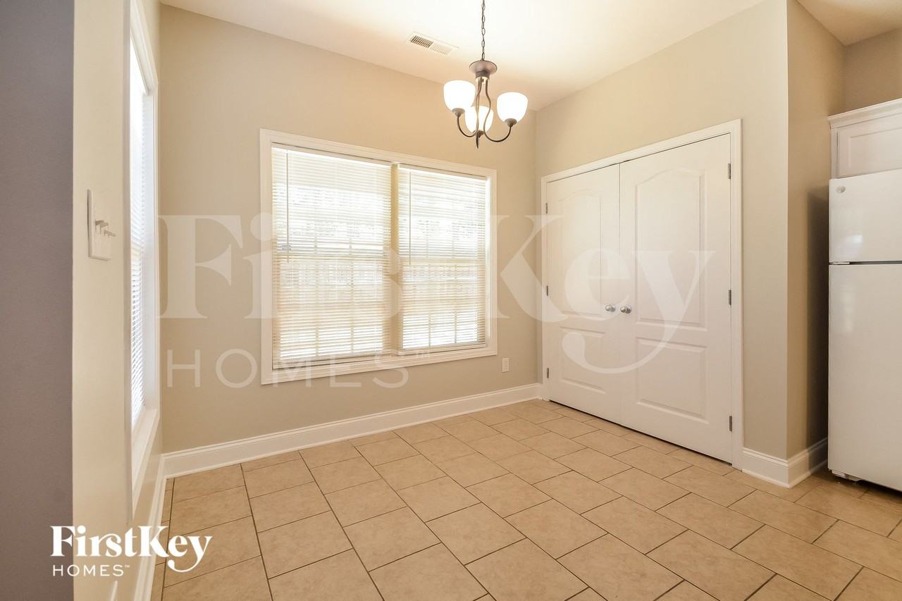 4345 Canterbury St - Photo 5 of 15