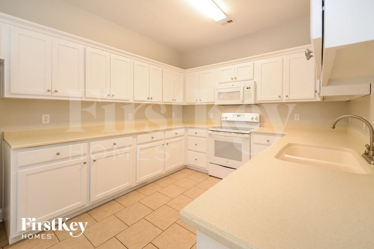 4345 Canterbury St - Photo 6 of 15