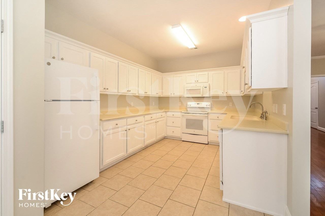 4345 Canterbury St - Photo 7 of 15