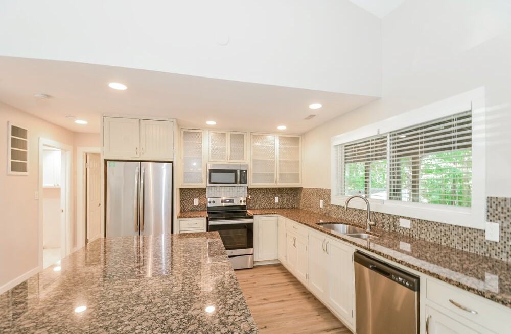 310 Berwick Ct - Photo 7 of 17
