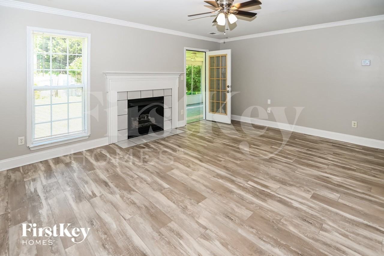 4190 Ivydale Ave Sw - Photo 3 of 15