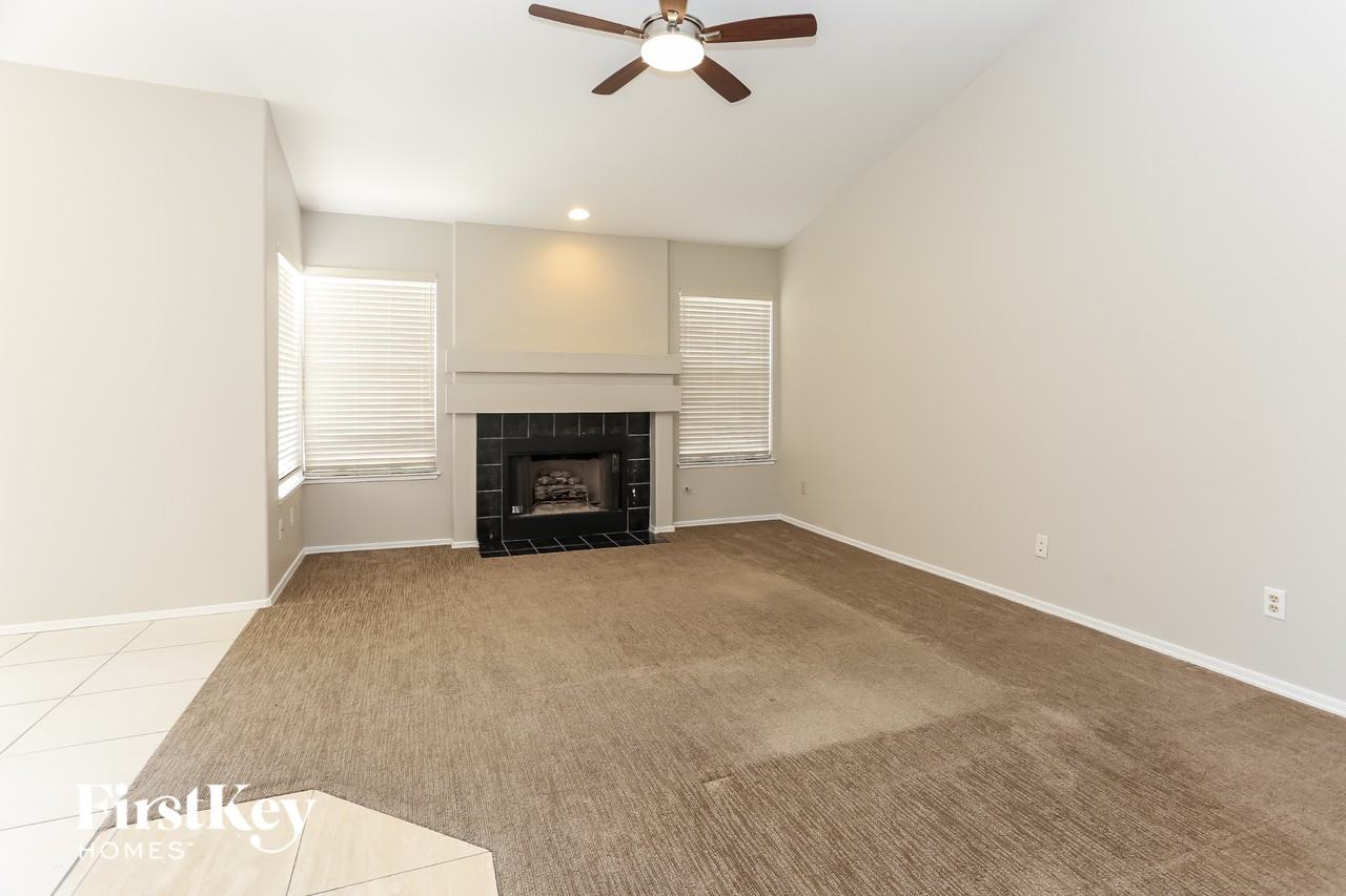 4421 Inez Dr - Photo 2 of 15