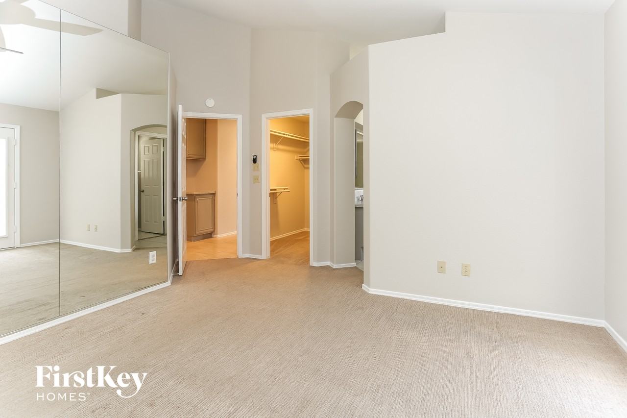 4421 Inez Dr - Photo 7 of 15