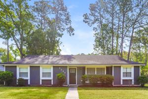 featured image of 3244 Laurel Grv N