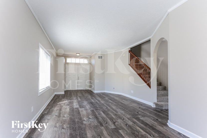 12607 Longcrest Dr - Photo 2 of 15