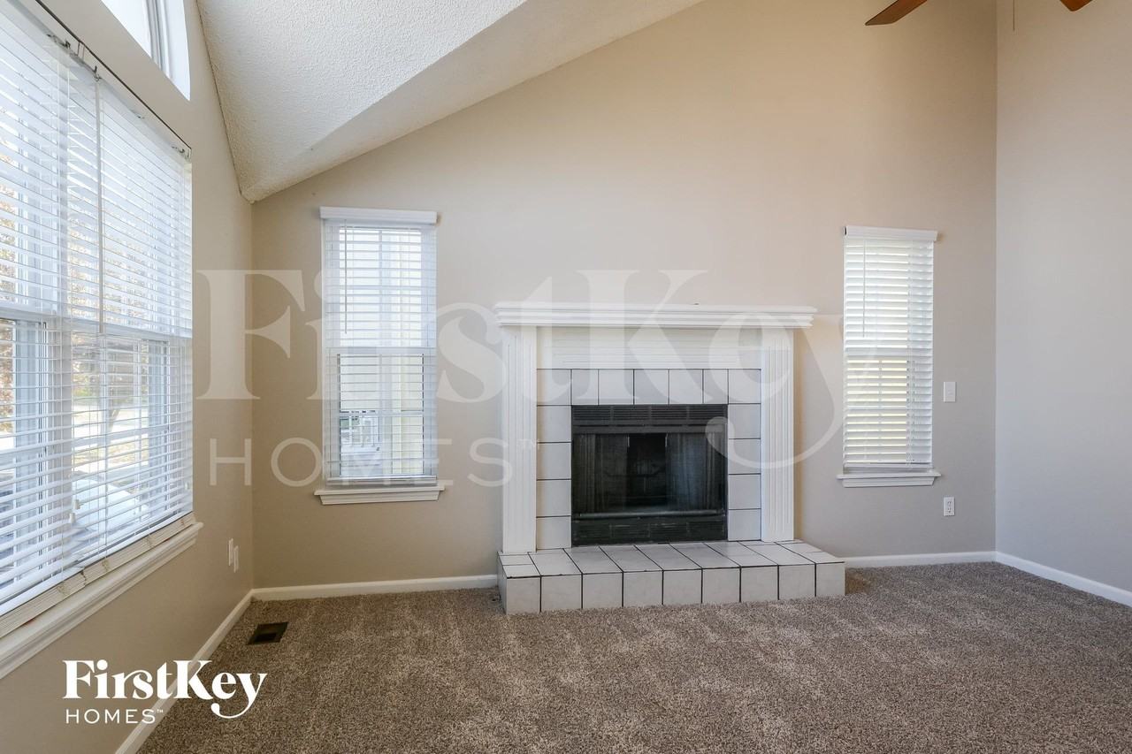 8513 Ne 110th St - Photo 3 of 15