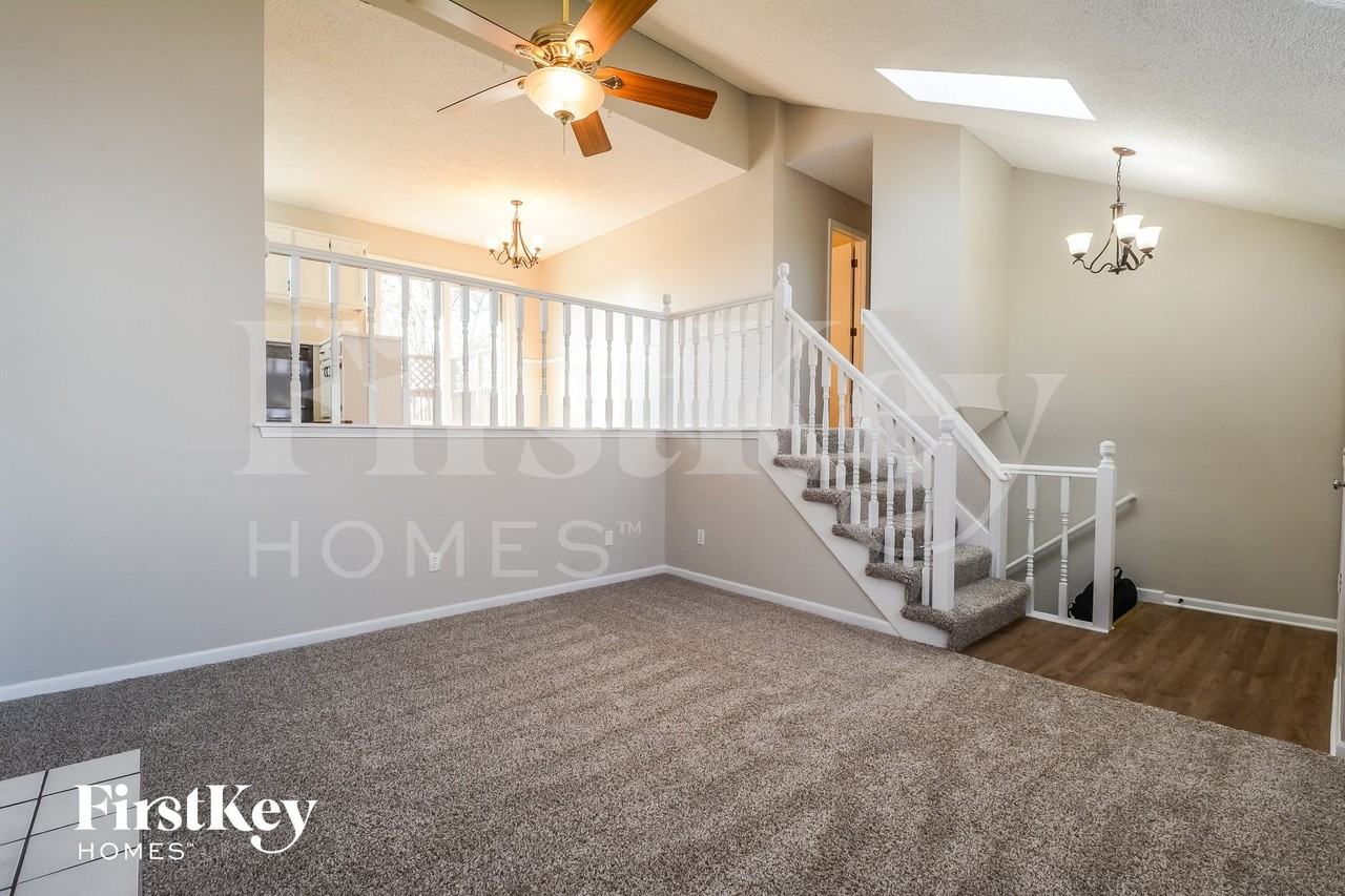 8513 Ne 110th St - Photo 4 of 15