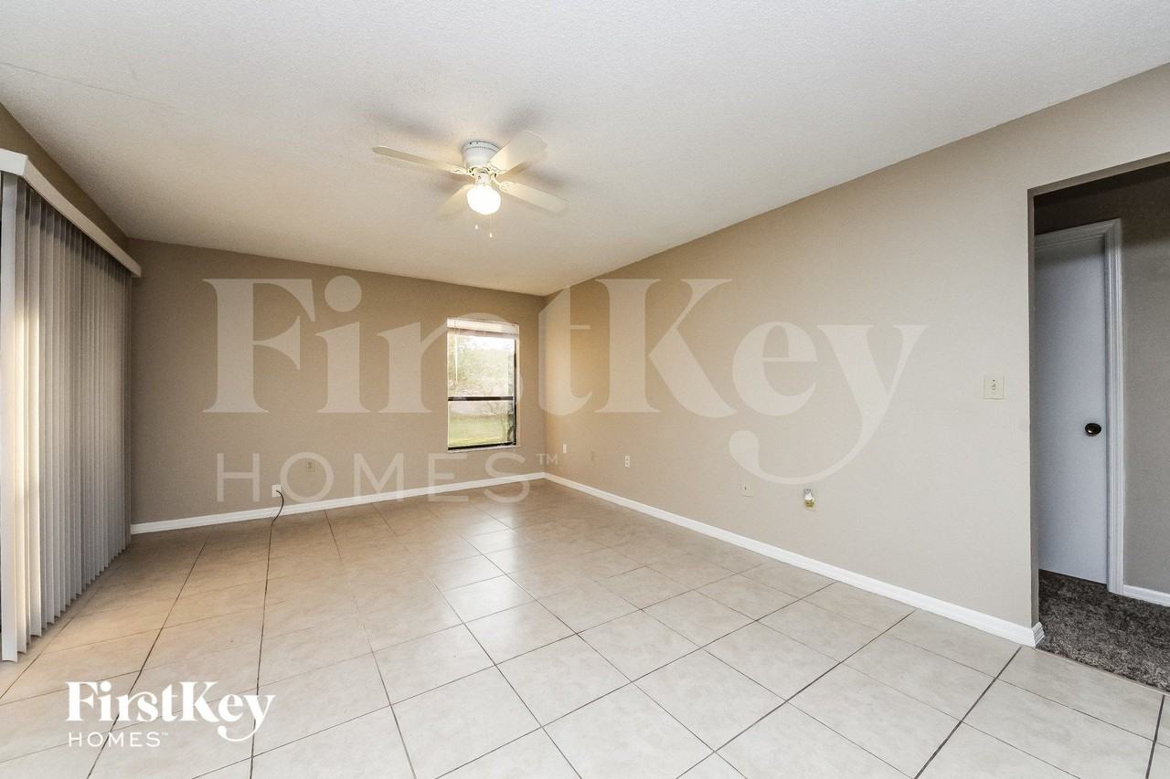 610 Fresno Ct - Photo 3 of 18