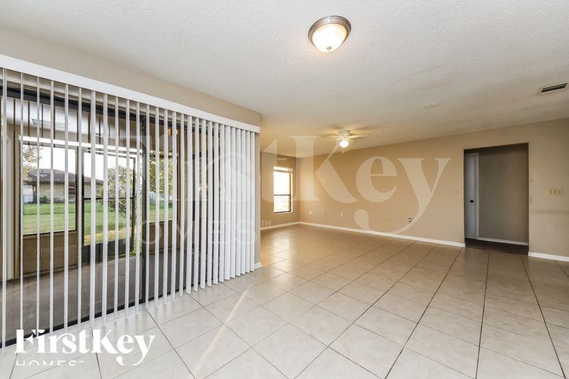 610 Fresno Ct - Photo 6 of 18