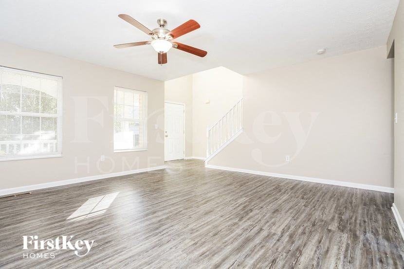 5986 Driftwood Ct - Photo 5 of 14