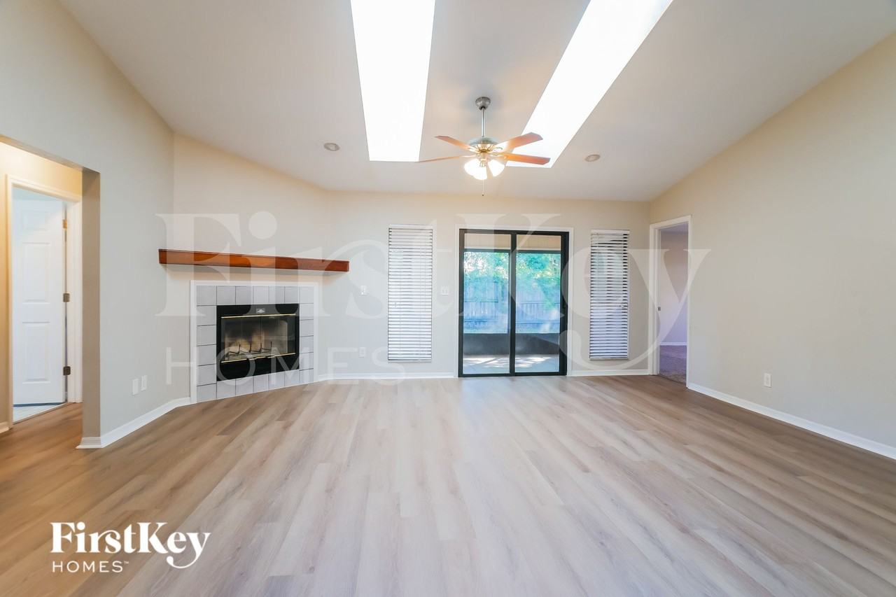 5418 Shore Dr - Photo 3 of 16