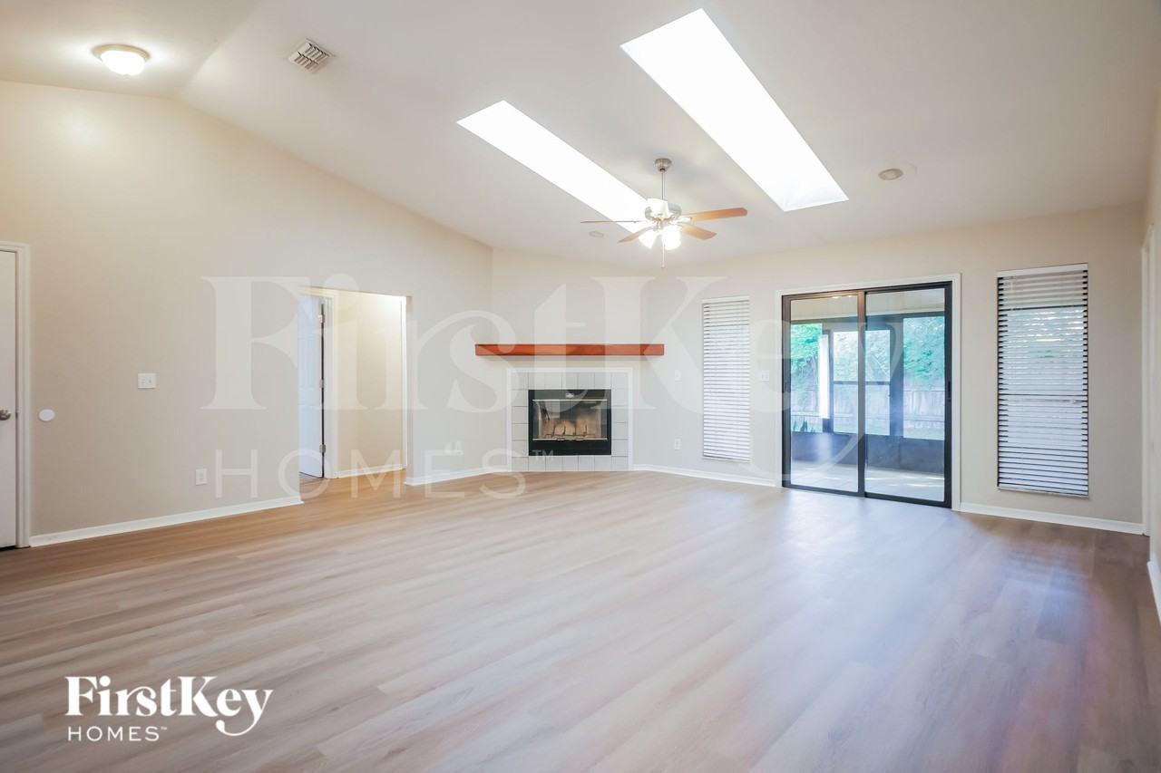 5418 Shore Dr - Photo 5 of 16
