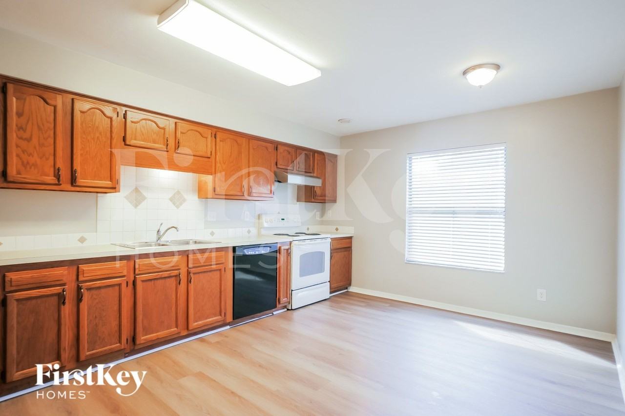 5418 Shore Dr - Photo 6 of 16