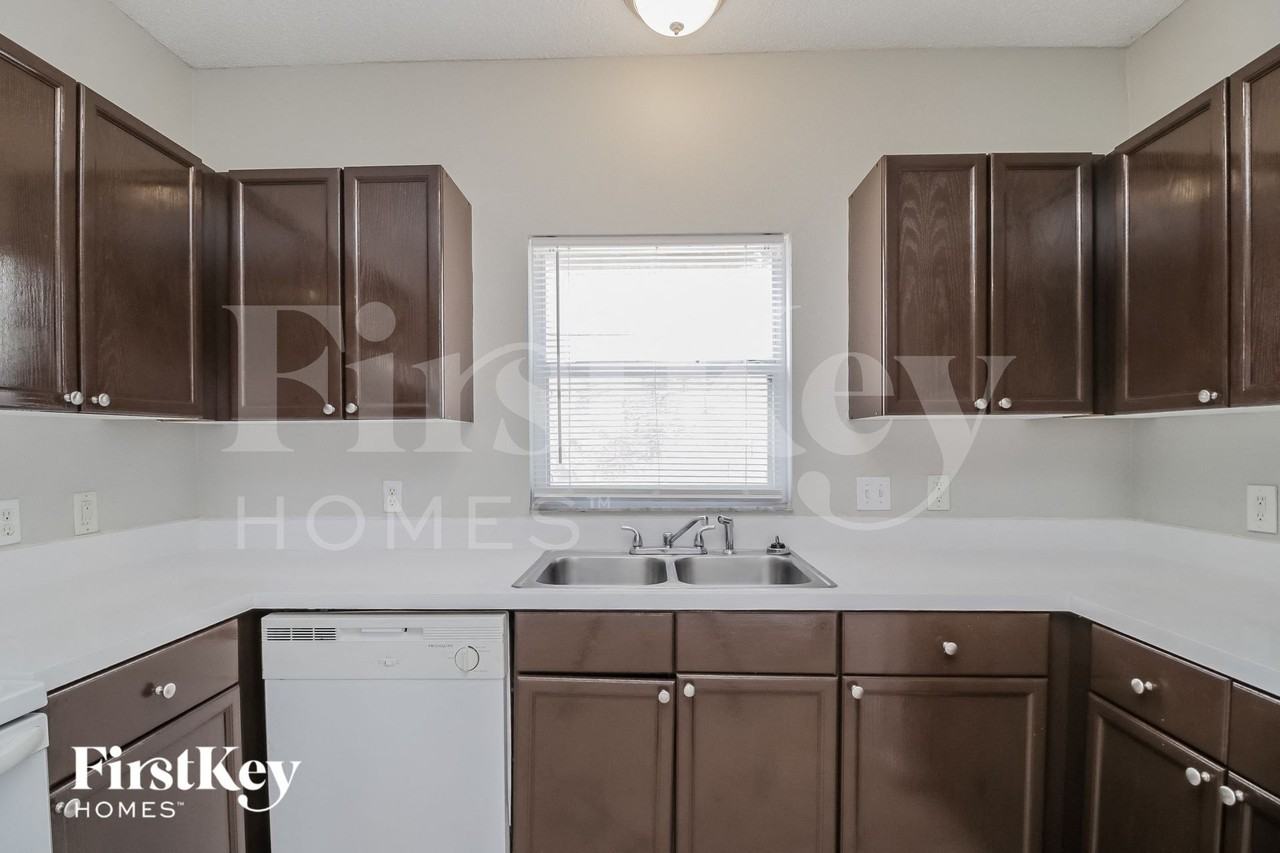 5156 Aventura Blvd - Photo 5 of 14