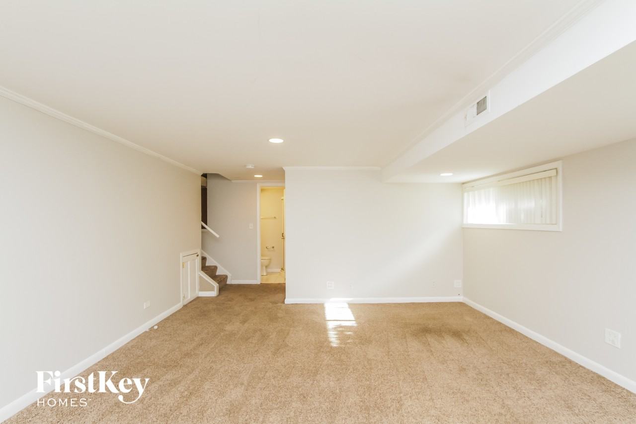 46 N Highview Ave - Photo 3 of 15
