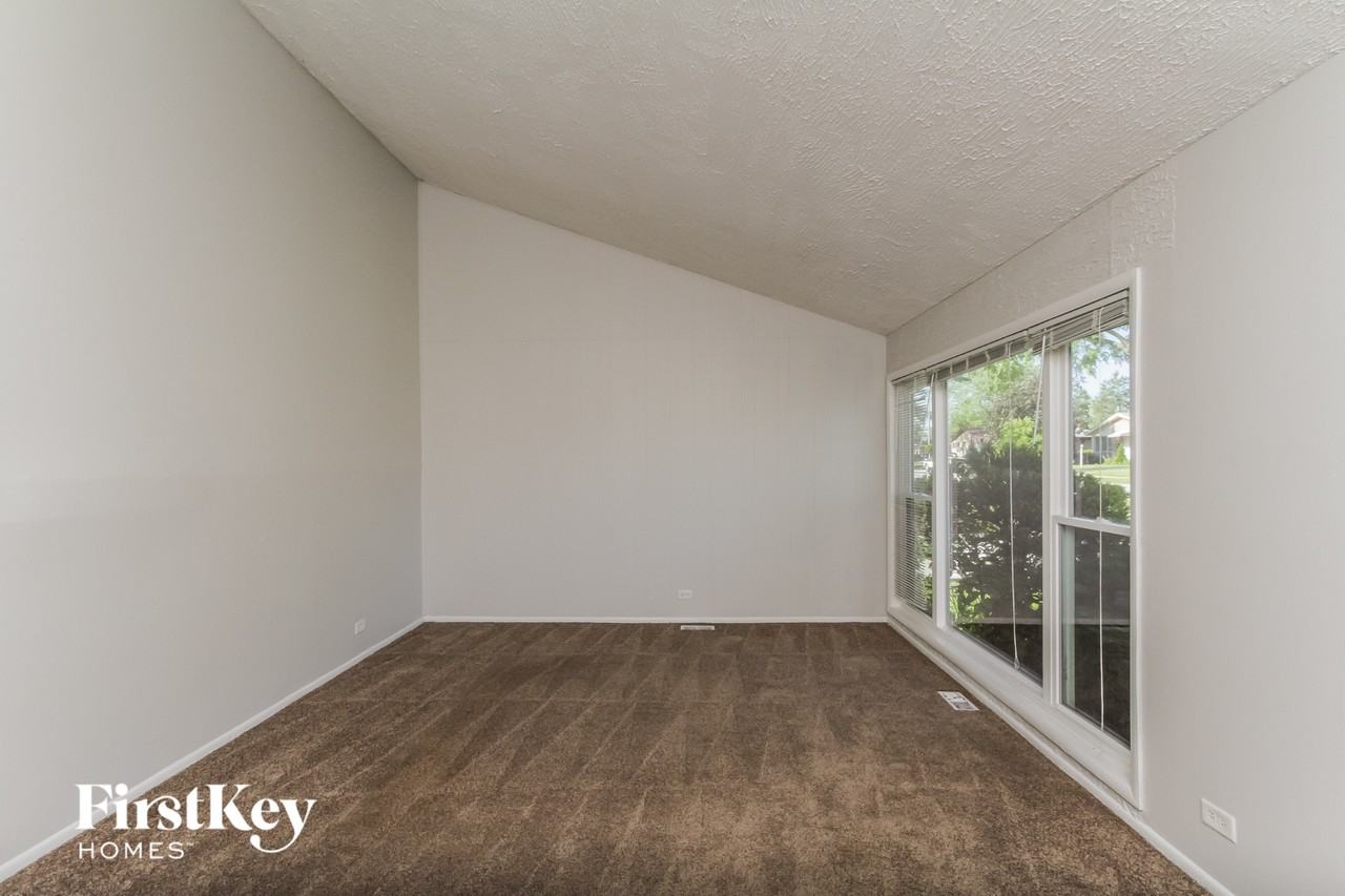 46 N Highview Ave - Photo 5 of 15