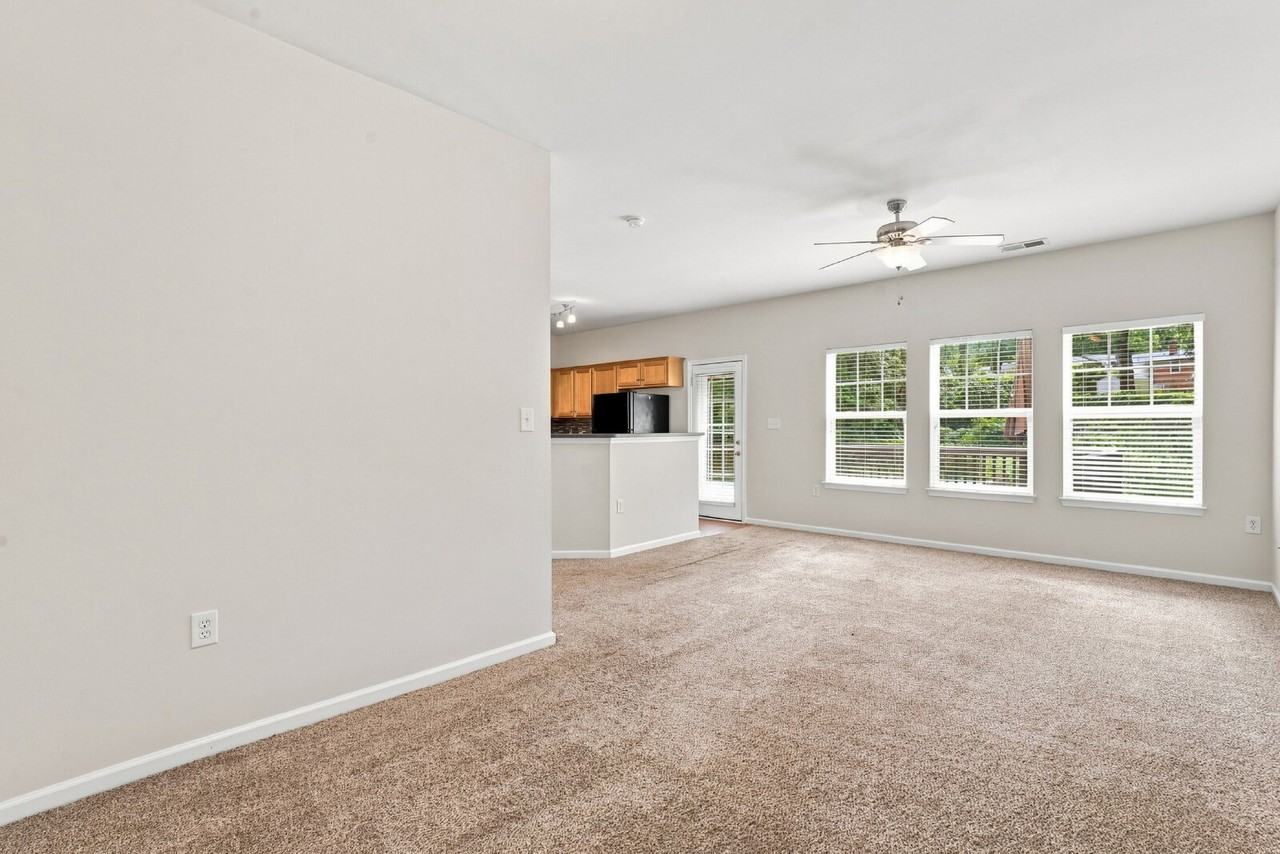 345 Doughton Ln - Photo 7 of 29