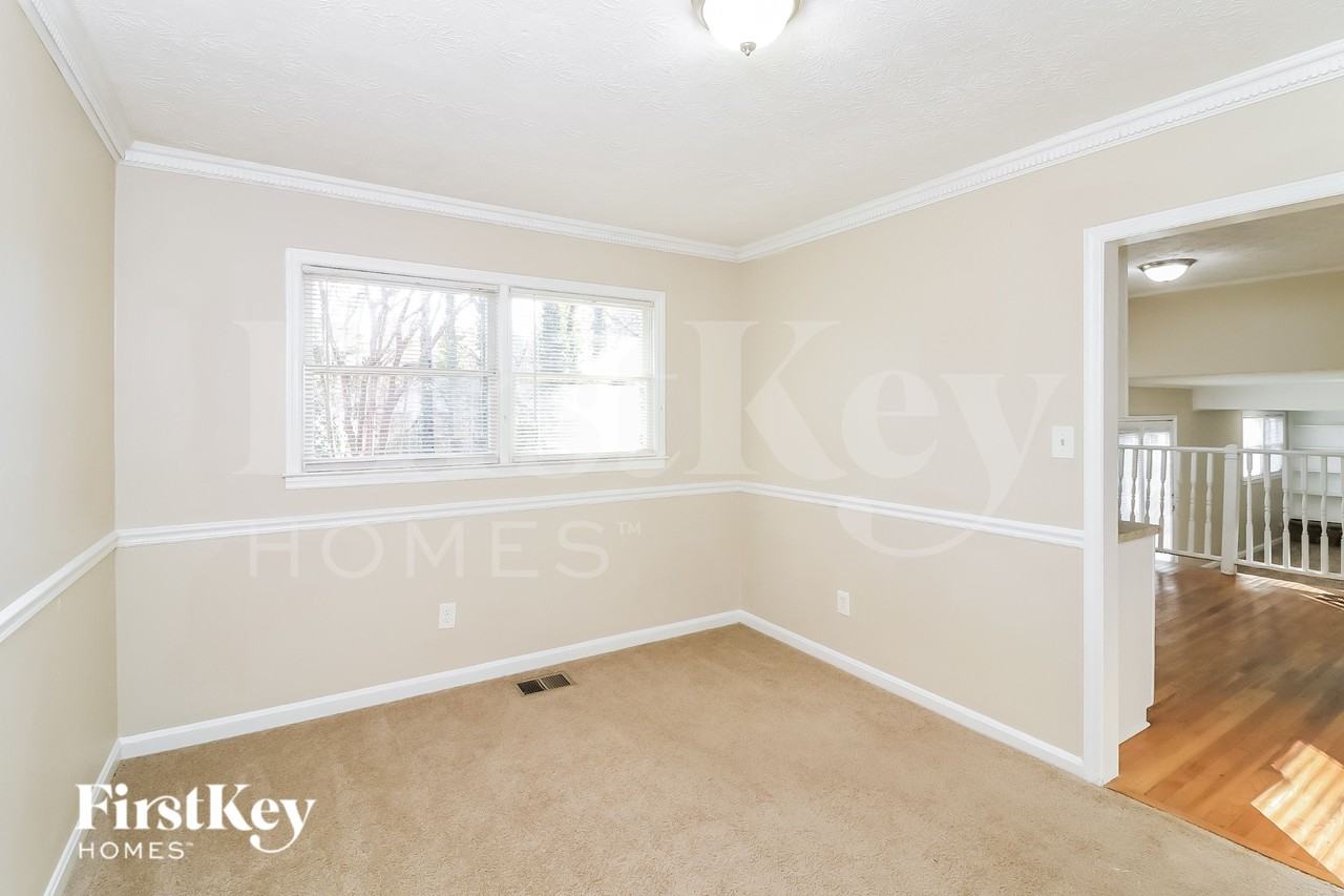 3862 Herren Dr Sw - Photo 3 of 15