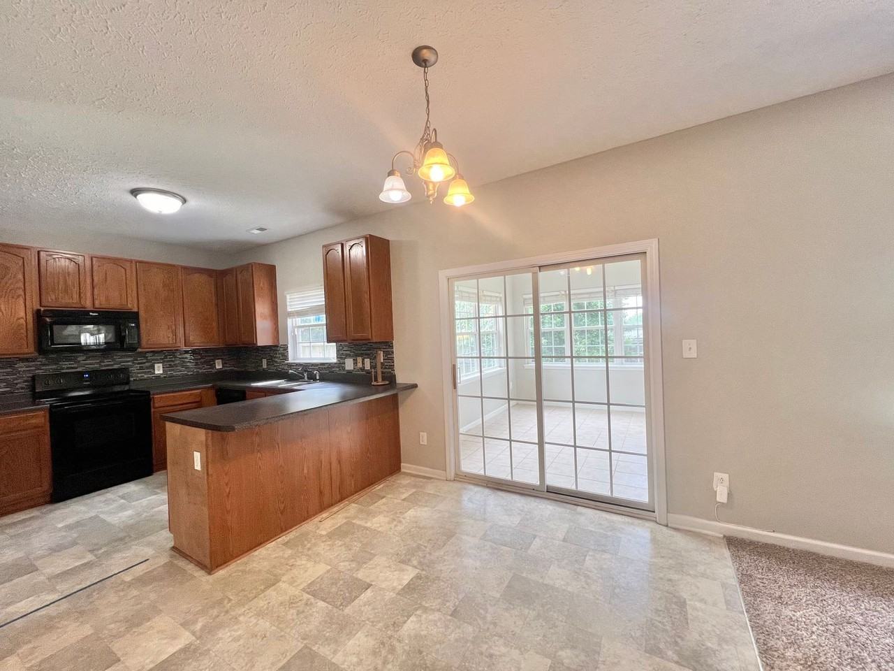 2019 Spring Creek Dr - Photo 7 of 32