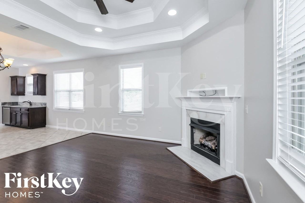 3591 Grand Central Ave - Photo 3 of 15